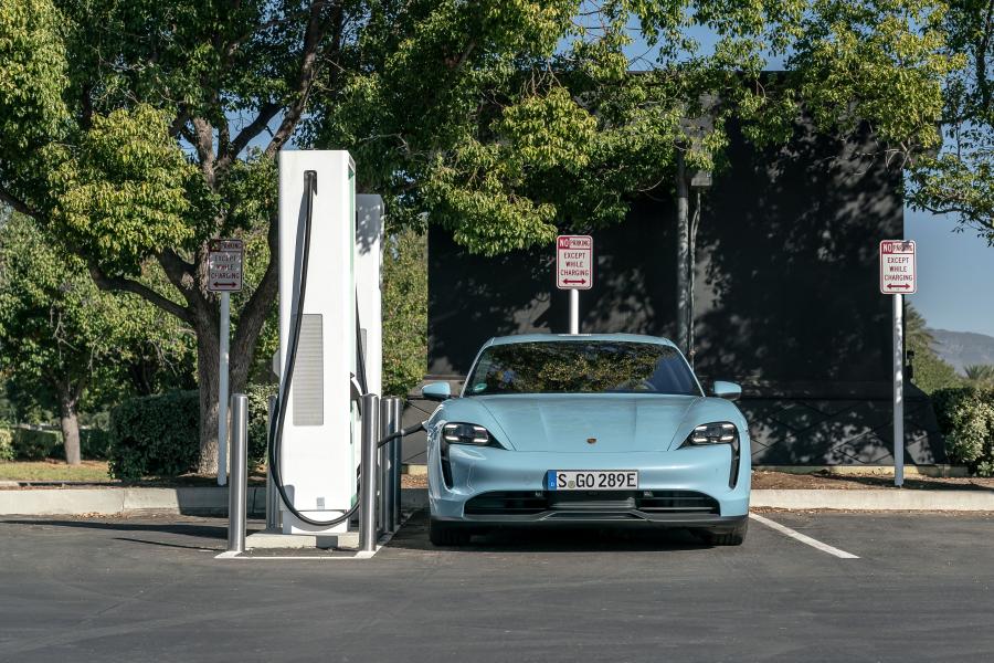  Porsche Taycan 4S 2019 года  (WW) (фото 40 из 41)